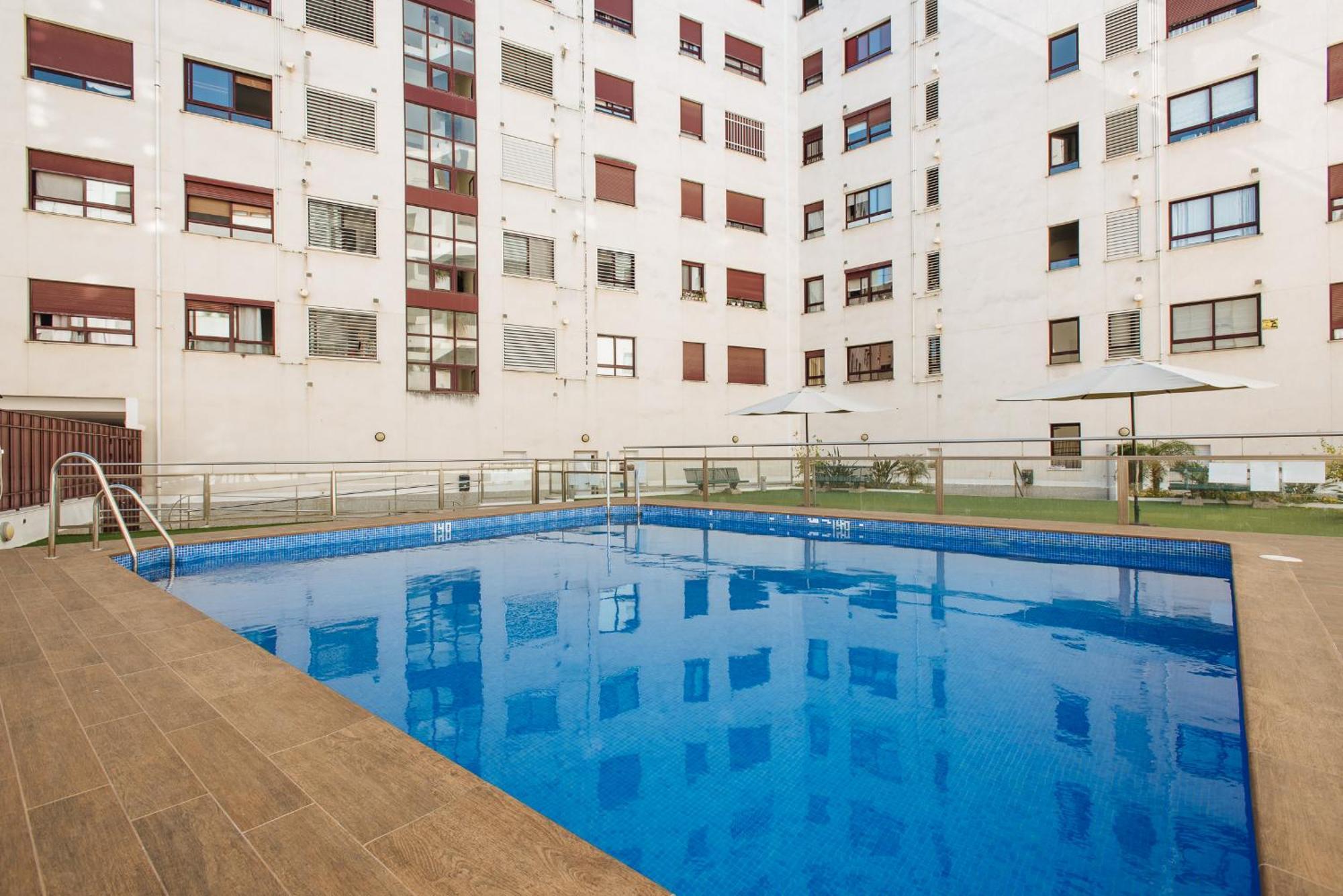 סביליה San Bernardo Home Free Parking מראה חיצוני תמונה